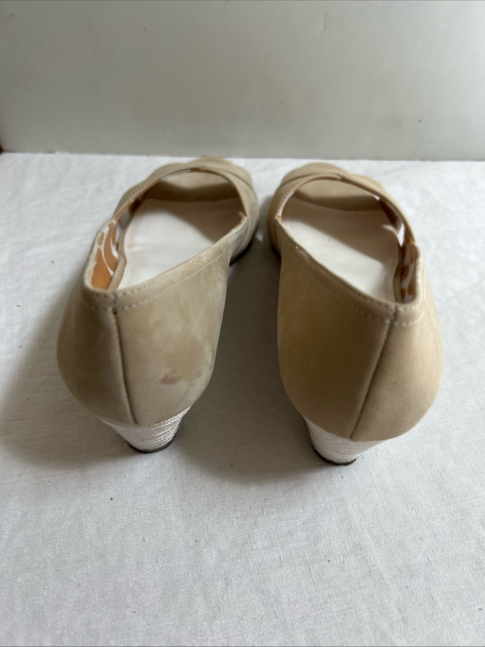 Anne Klein Women's AKDUGAN Wedge Heel Cream Natural Nubuck 7 1/2M Leather Upper - Picture 4 of 16